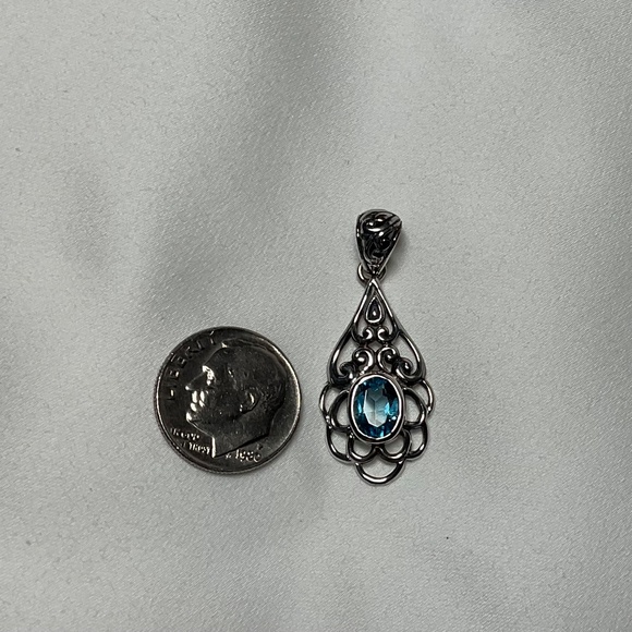 Blue Topaz Pendant - Picture 2 of 5
